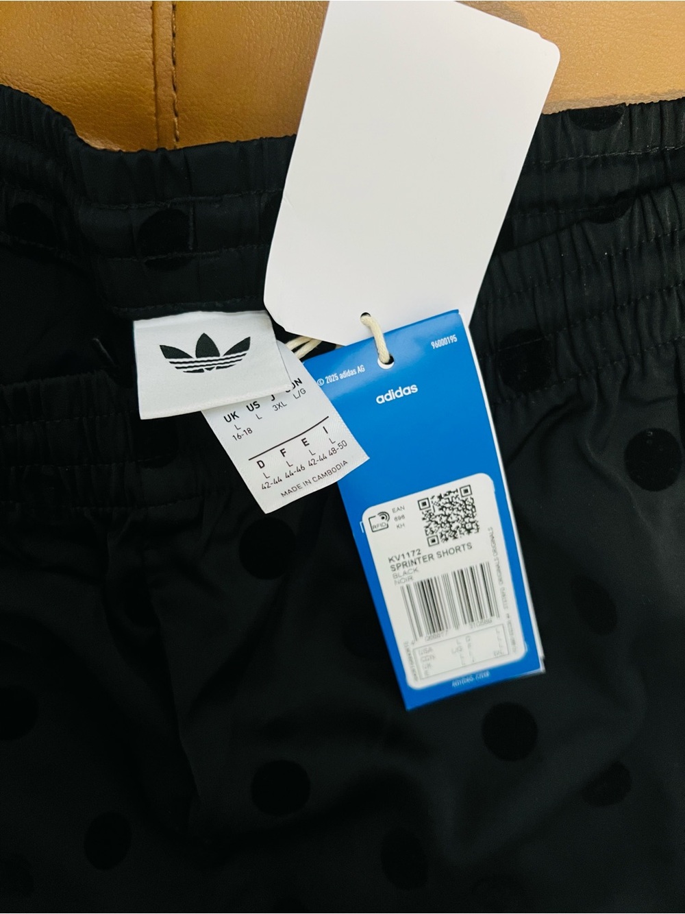 Adidas Spinter Shorts in Polka Dot - Large - Picture 6 of 6